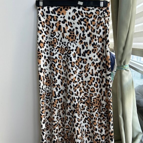 Babaton Leopard Skirt - Picture 1 of 4